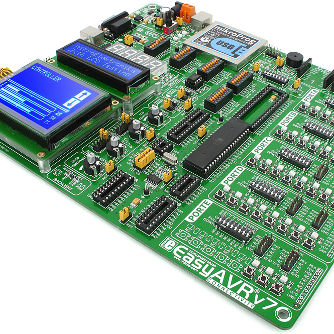 Zestawy deweloperskie MikroElektronika, w tym m.in. EasyAVR v7
